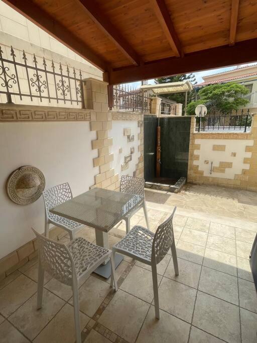 Nerina Appartement Paphos Buitenkant foto